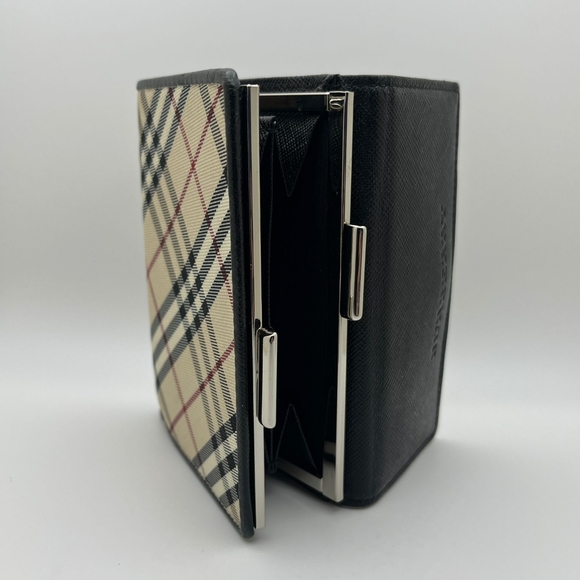 Authentic - Excellent Condition Burberry Wallet - Picture 3 of 4